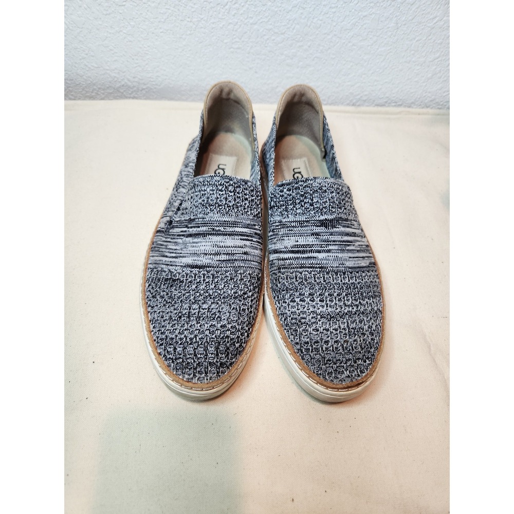 UGG Sammy Slip-On Knit Shoes Gray Beige‎ Size 7.5  Flats Comfort Casual
